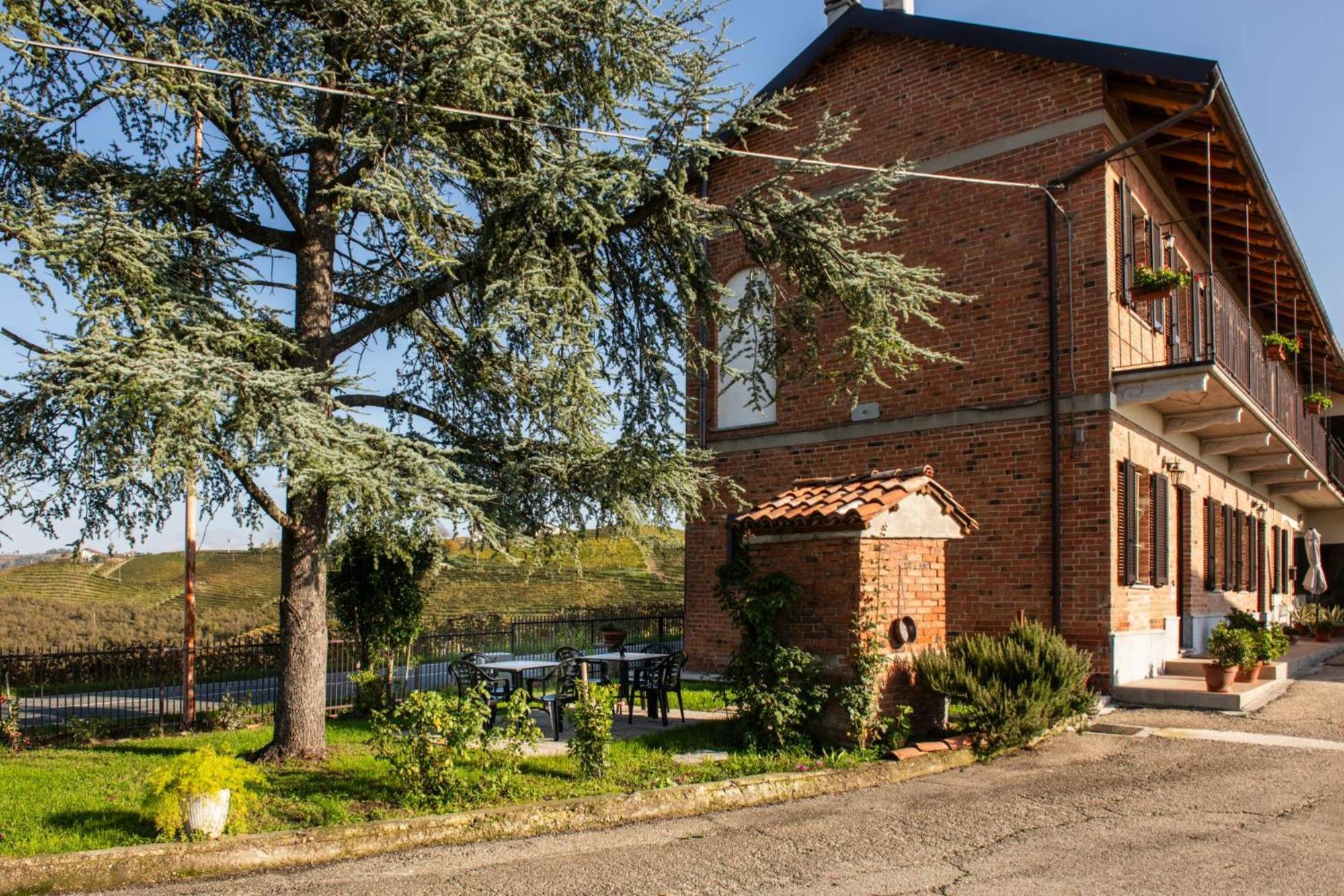 Casa Rubbo - Appartamento 'Como' Nelle Langhe Alba  Buitenkant foto