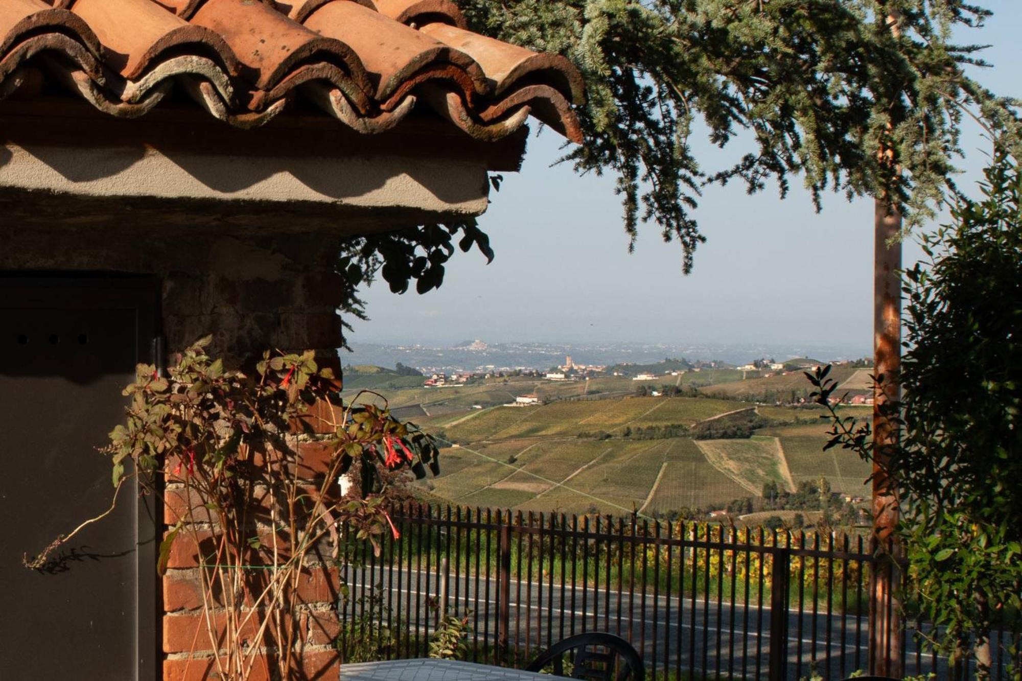 Casa Rubbo - Appartamento 'Como' Nelle Langhe Alba  Buitenkant foto